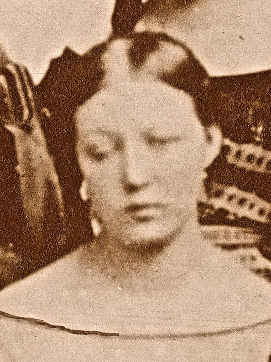 Ella Elizabeth Young (1847 - 1890) Profile